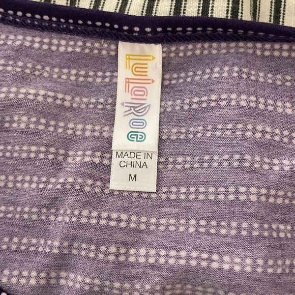 Lularoe Lynnae Tee‎ - Picture 4 of 5